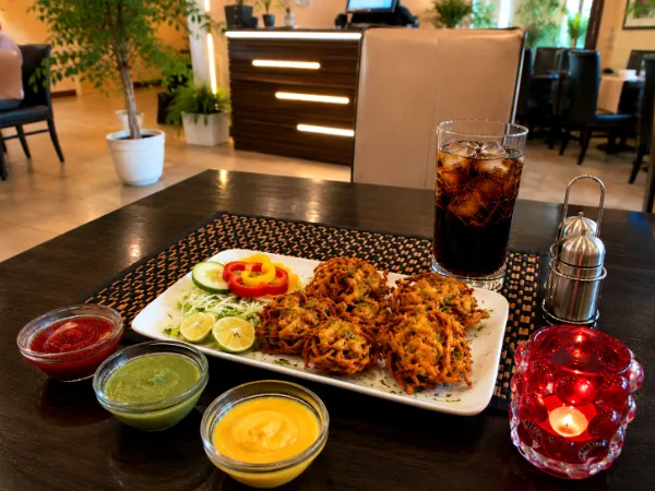 Veggie Mix Pakora mit Chutneys bei Indus Valley Aalen